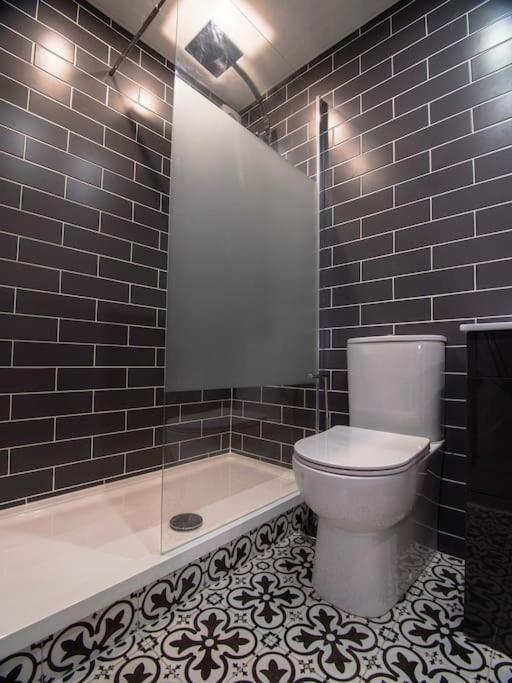 City Walk Apts Дъблин Екстериор снимка
