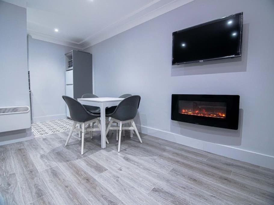 City Walk Apts Дъблин Екстериор снимка